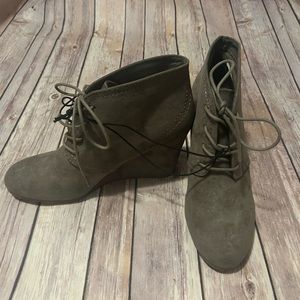 New AZ Lacie Mushroom Size 9 boots